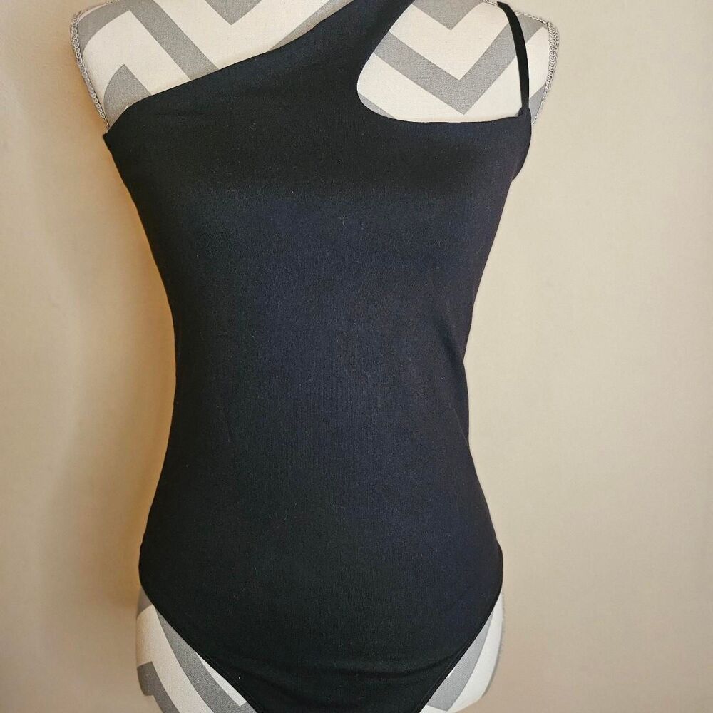 Abercrombie & Fitch black asymmetrical one shoulder bodysuit soft collection